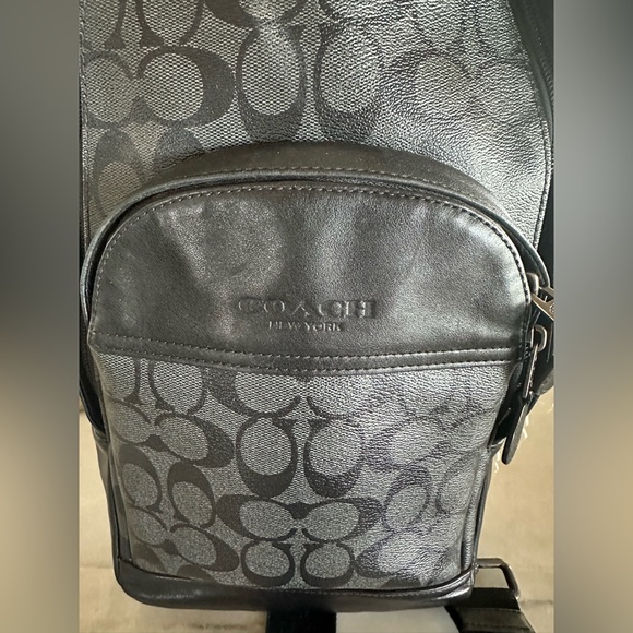 COACH Men’s Sling - Picture 3 of 4